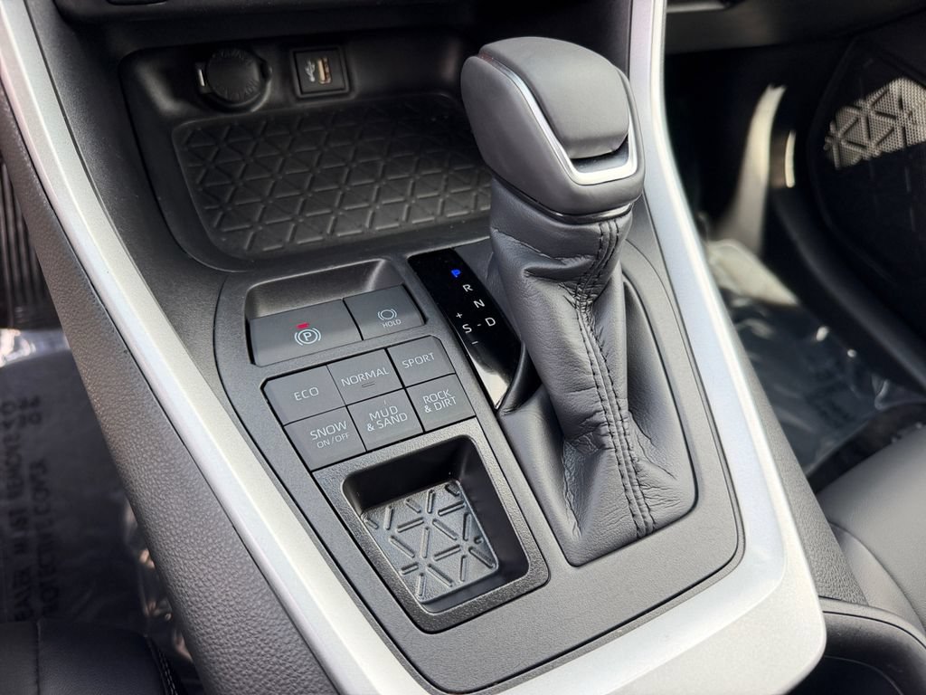 Certified 2025 Toyota RAV4 XLE Premium AWD/4WD image 25