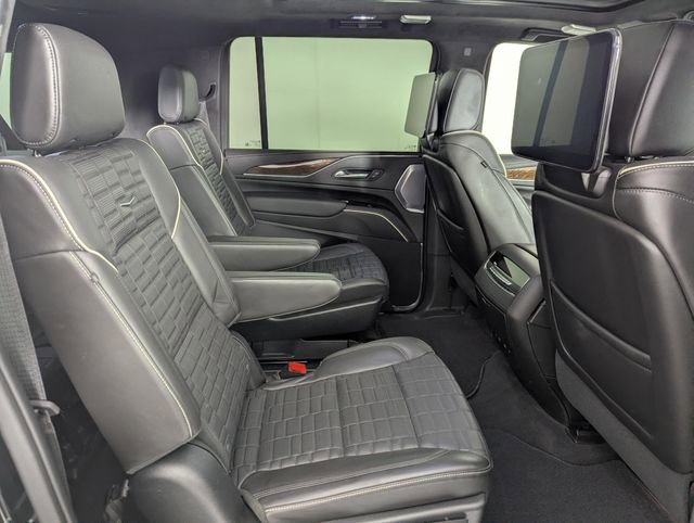 Used 2023 Cadillac Escalade ESV Sport Platinum w/ LPO, ONYX Package AWD/4WD image 19