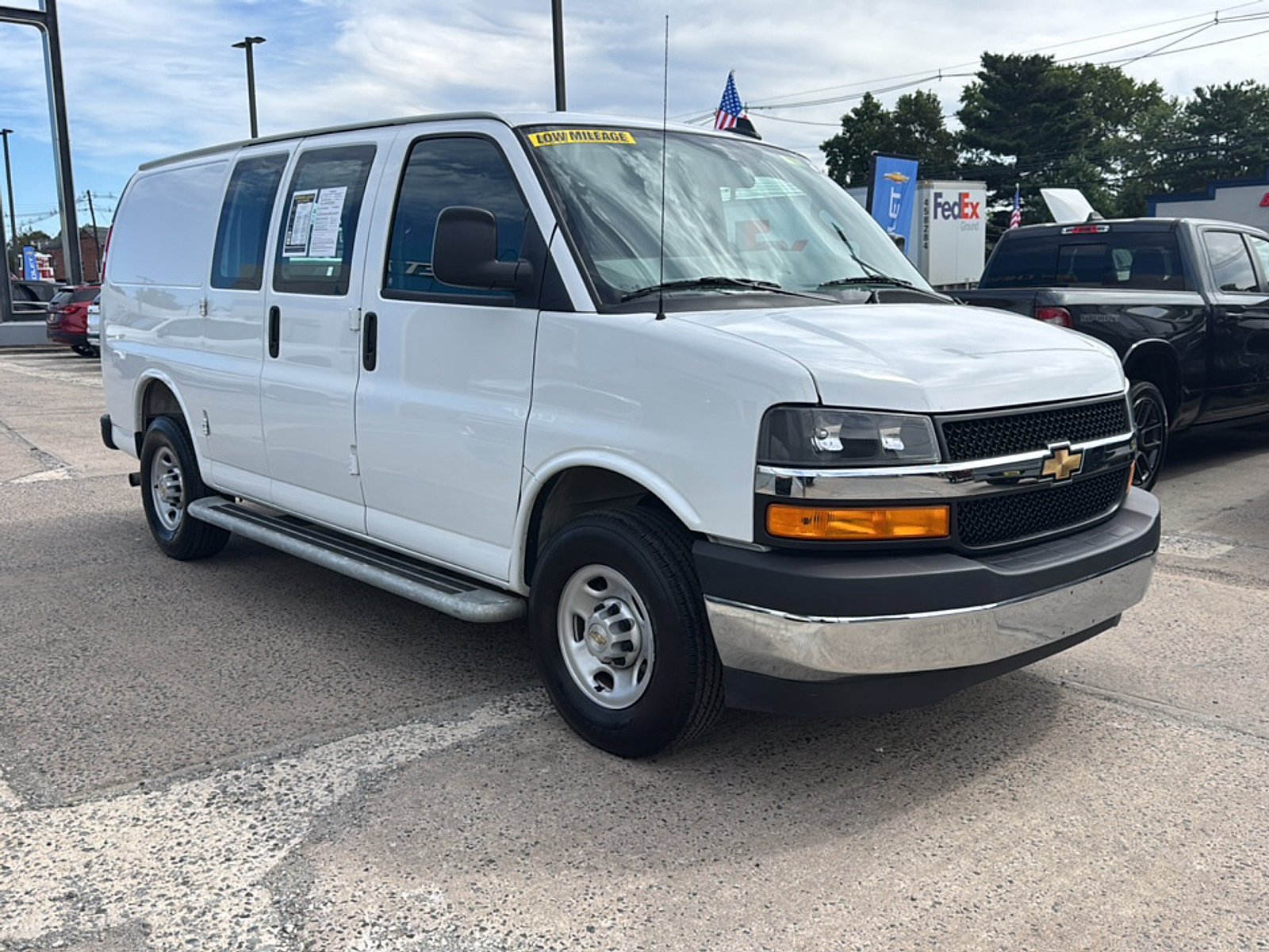 Certified 2025 Chevrolet Express 2500 w/ Driver Convenience Package RWD image 4