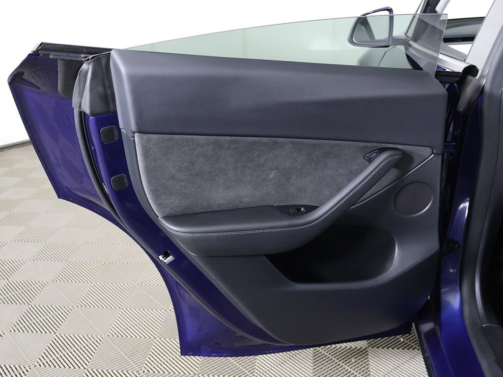 Used 2024 Tesla Model Y Performance image 27