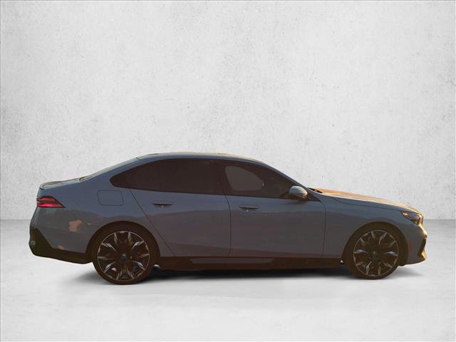 Used 2024 BMW i5 eDrive40i w/ Executive Package RWD image 4
