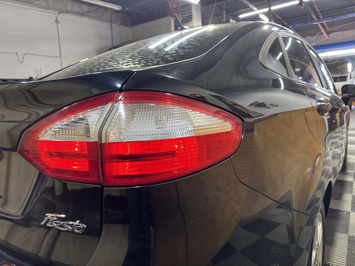 Used 2019 Ford Fiesta SE image 10