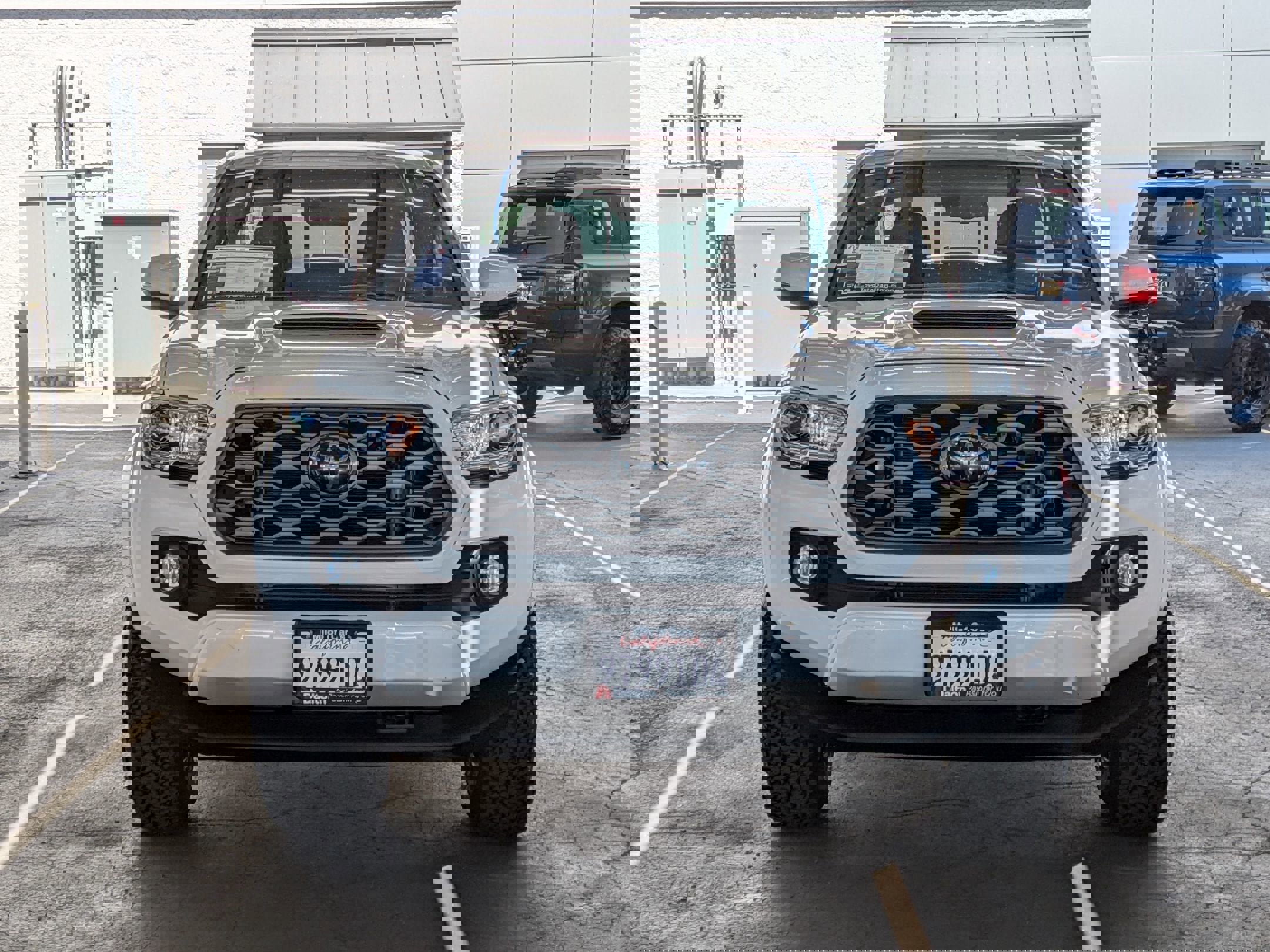 Used 2020 Toyota Tacoma TRD Sport w/ Technology Package image 2