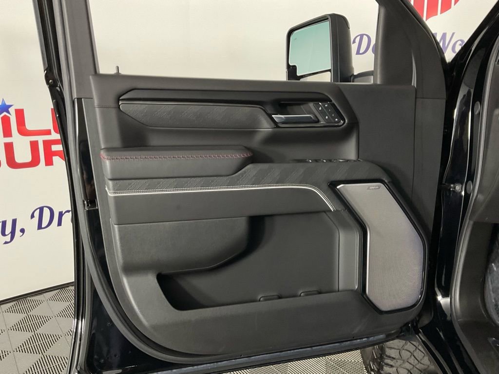 Used 2024 GMC Sierra 2500 AT4X image 12