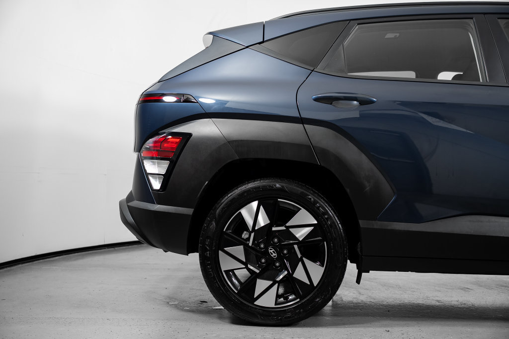 Certified 2025 Hyundai Kona SEL FWD image 6