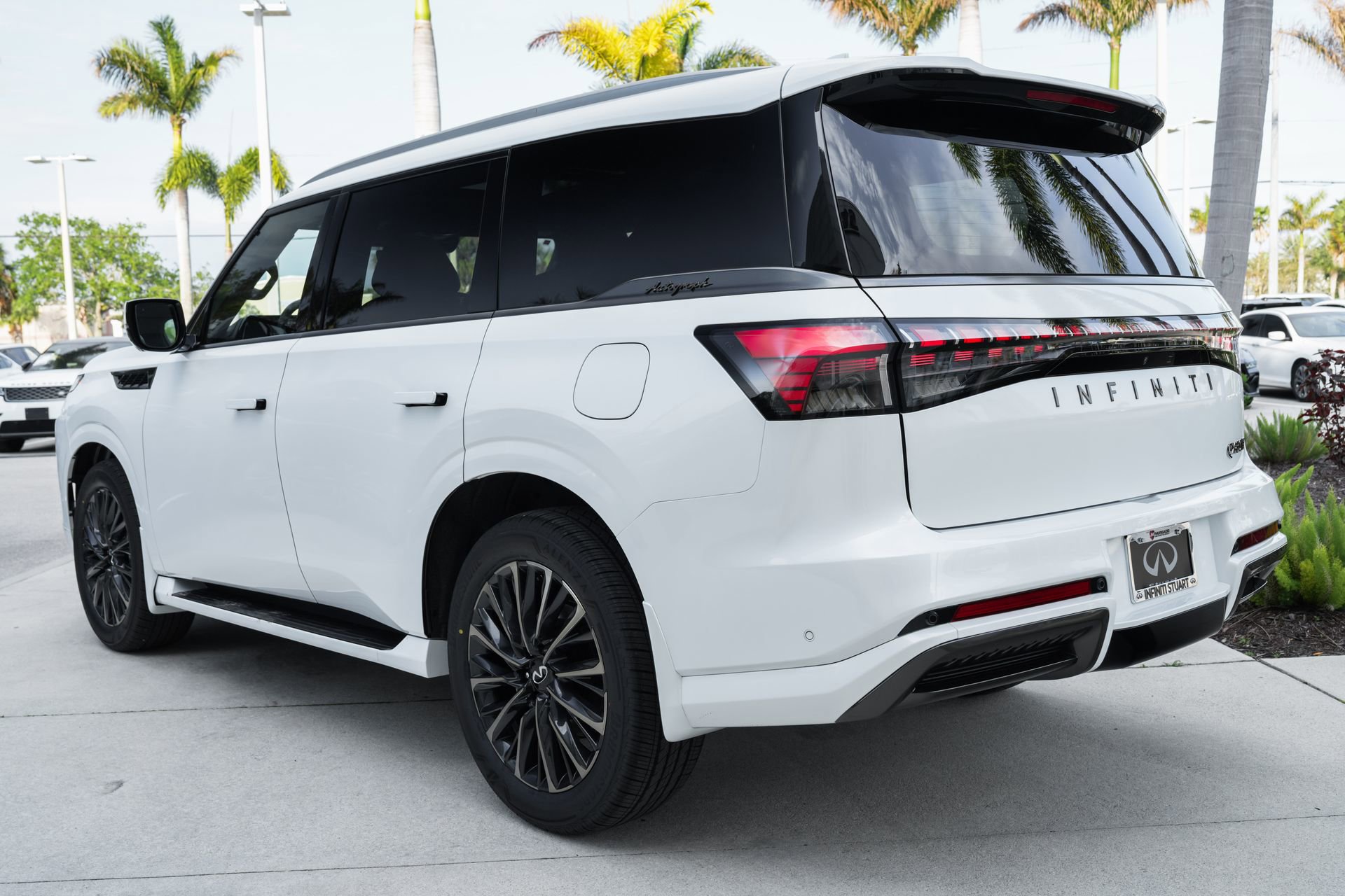 New 2026 INFINITI QX80 Autograph w/ Premium Cargo Package AWD/4WD image 22