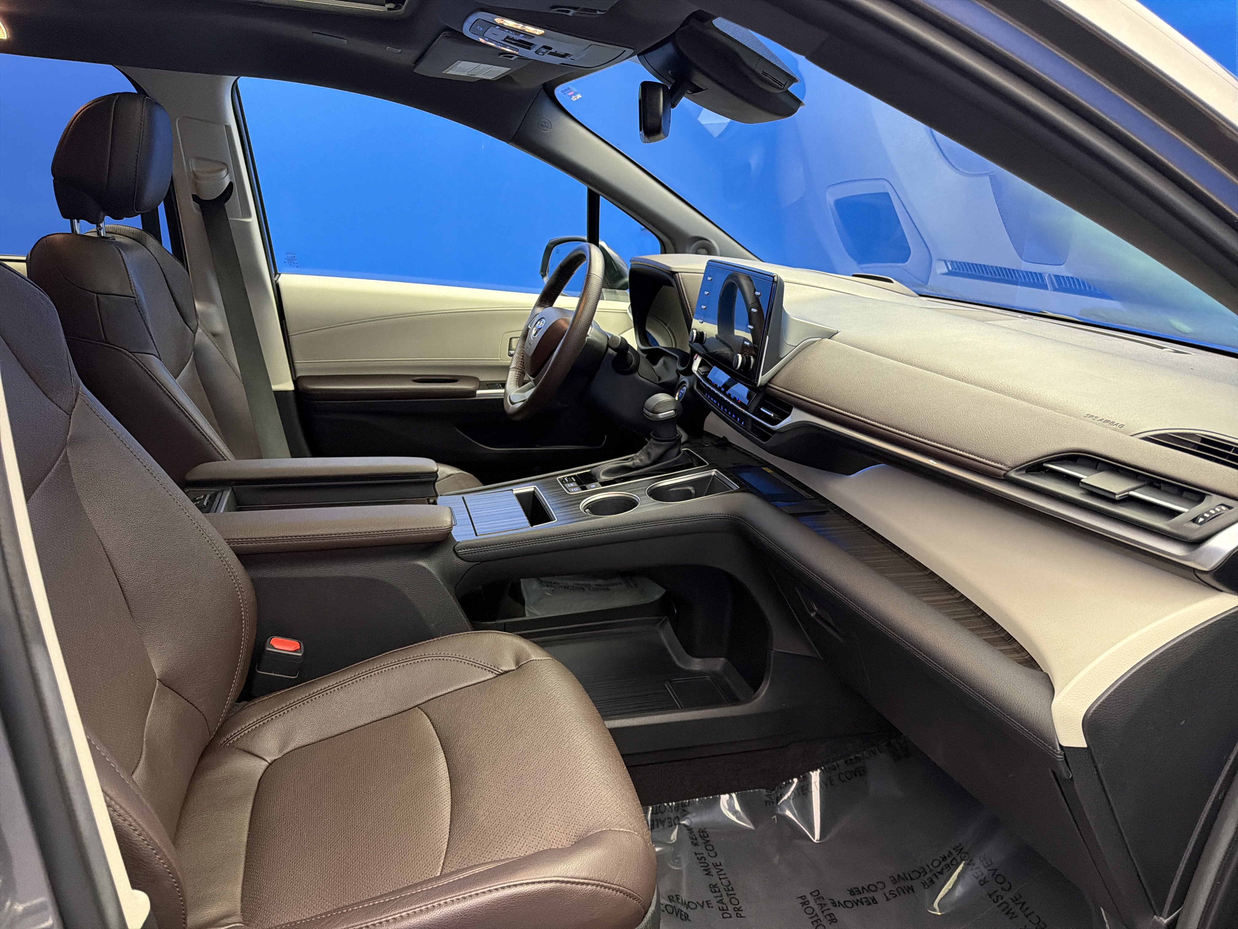 Used 2023 Toyota Sienna Platinum image 26