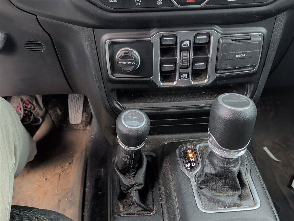 Used 2022 Jeep Gladiator Sport AWD/4WD image 23