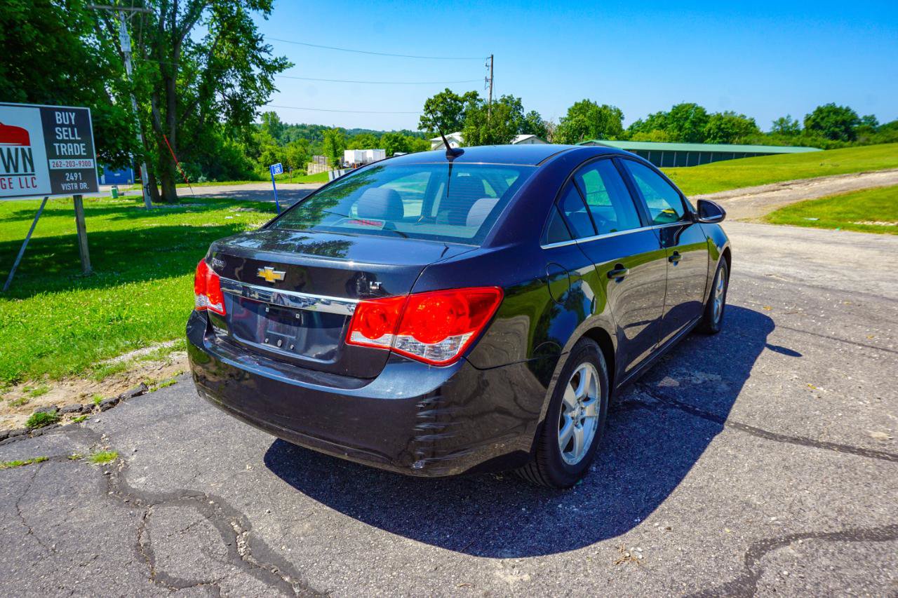 Used 2013 Chevrolet Cruze LT w/ Technology Package FWD image 2