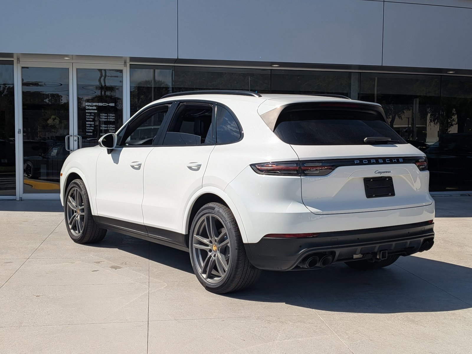 Used 2022 Porsche Cayenne image 3