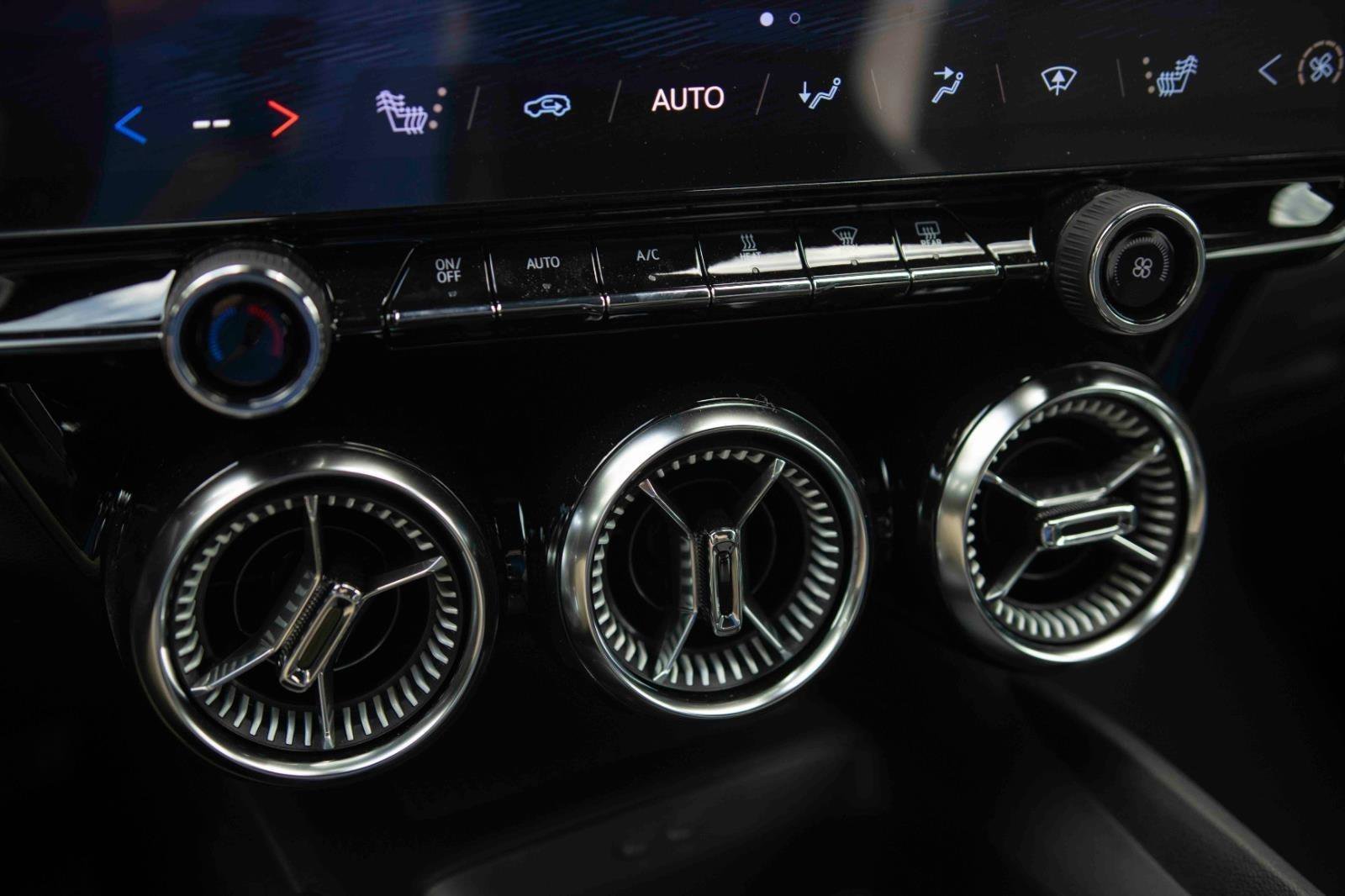 New 2025 Chevrolet Blazer EV LT image 18