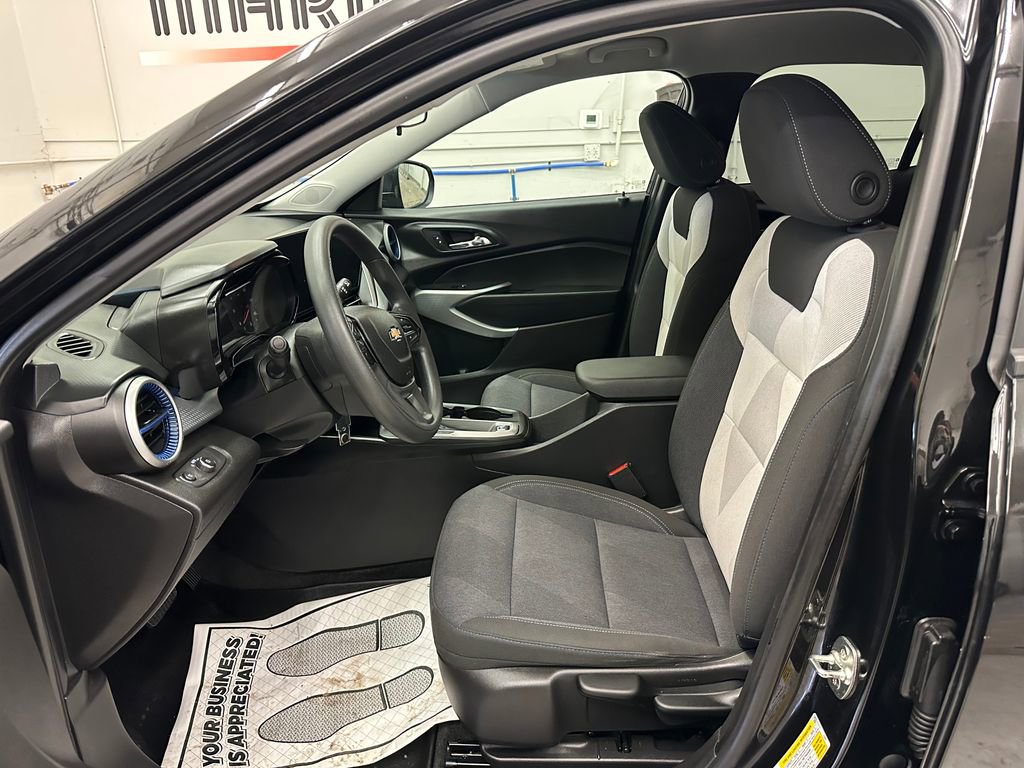 Used 2024 Chevrolet Trax LS image 20