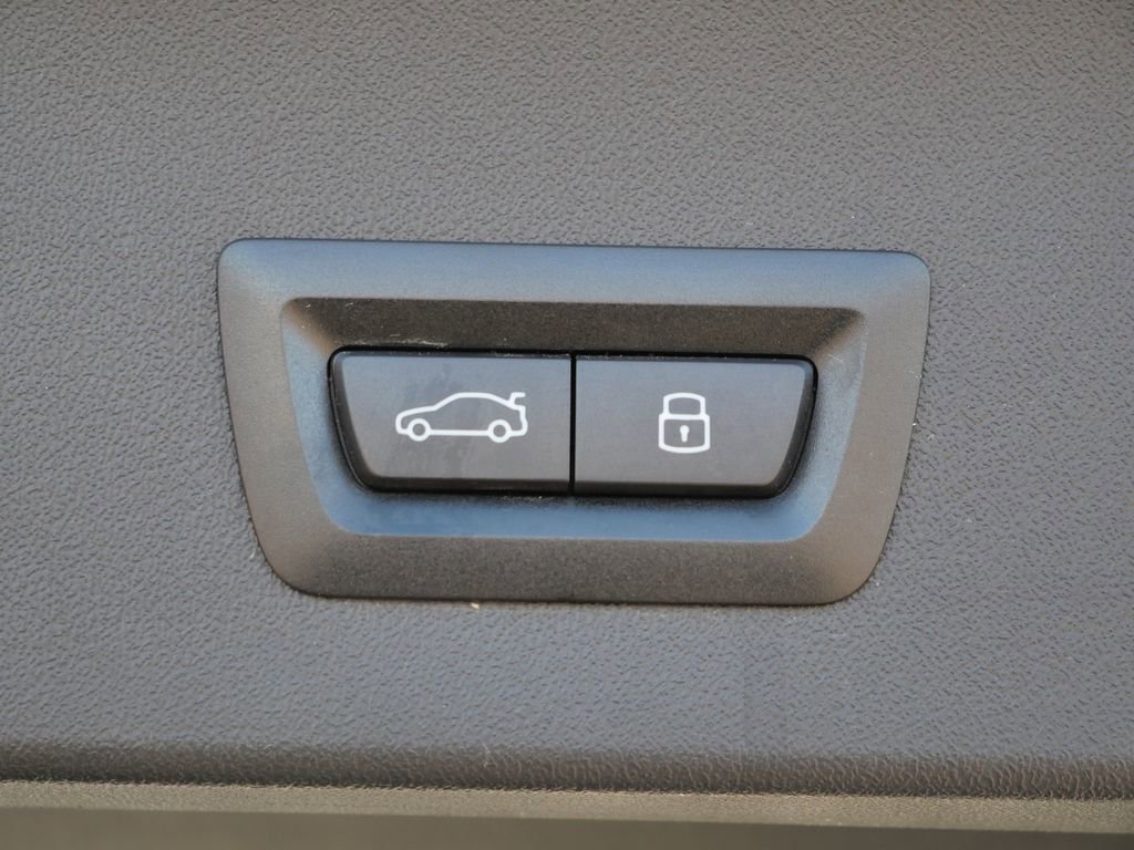 Used 2025 BMW X3 xDrive30i w/ M Sport Package image 21