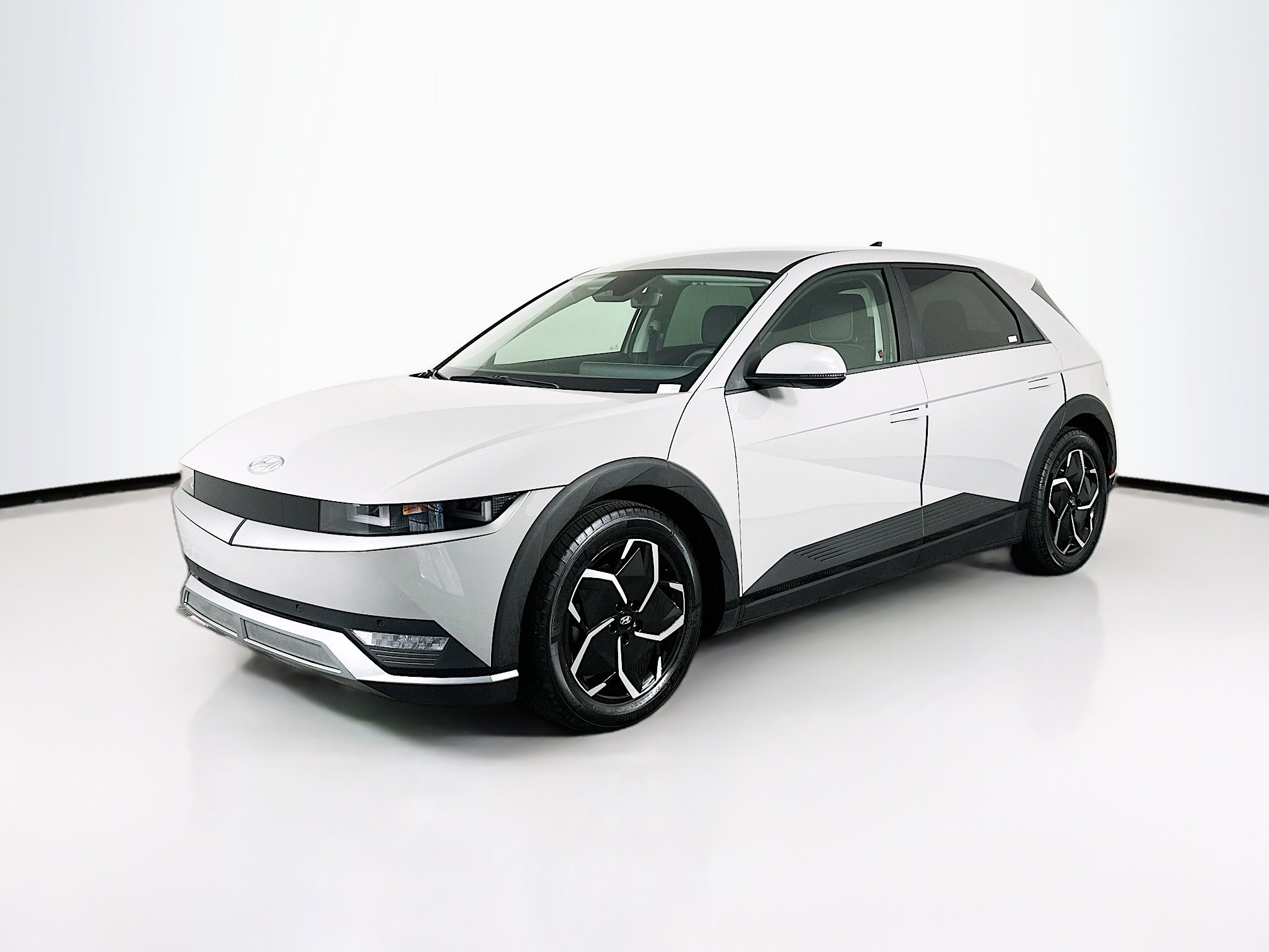 Used 2023 Hyundai Ioniq 5 SEL image 3