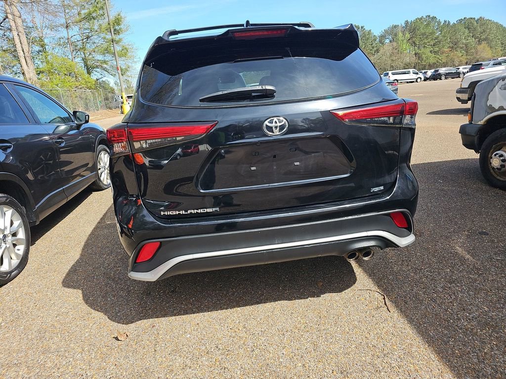 Used 2021 Toyota Highlander XSE image 5