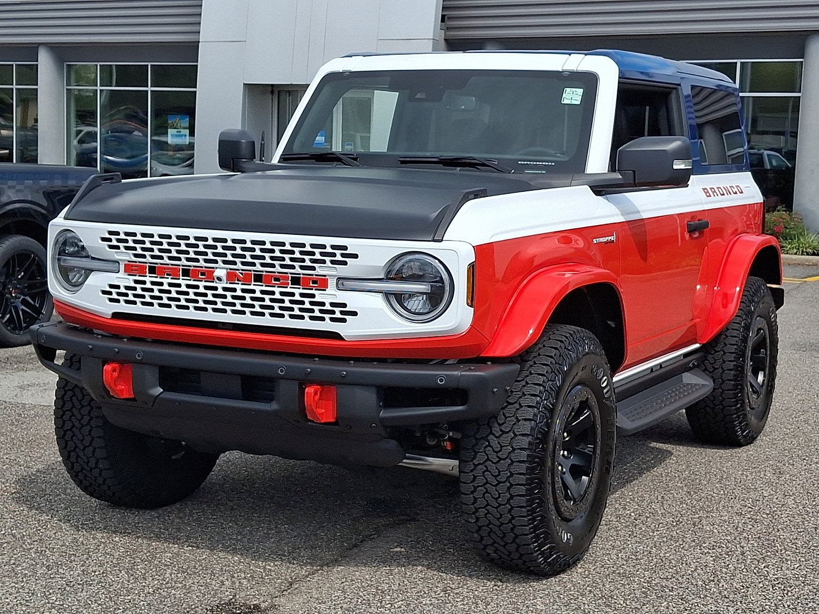 Used 2025 Ford Bronco Stroppe Edition AWD/4WD image 4
