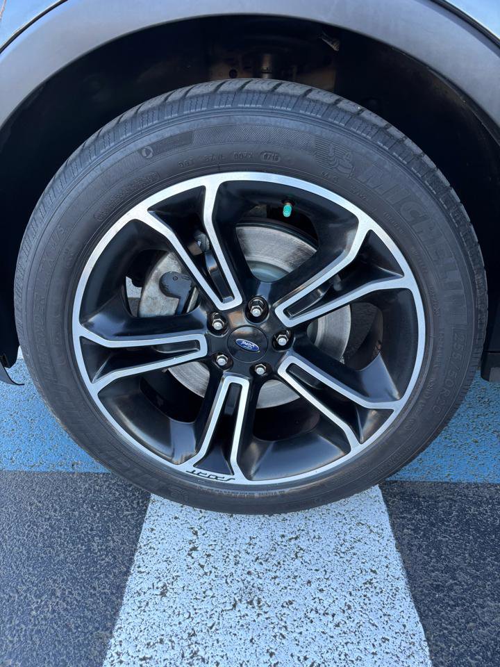 Used 2015 Ford Explorer Sport w/ Equipment Group 401A AWD/4WD image 31