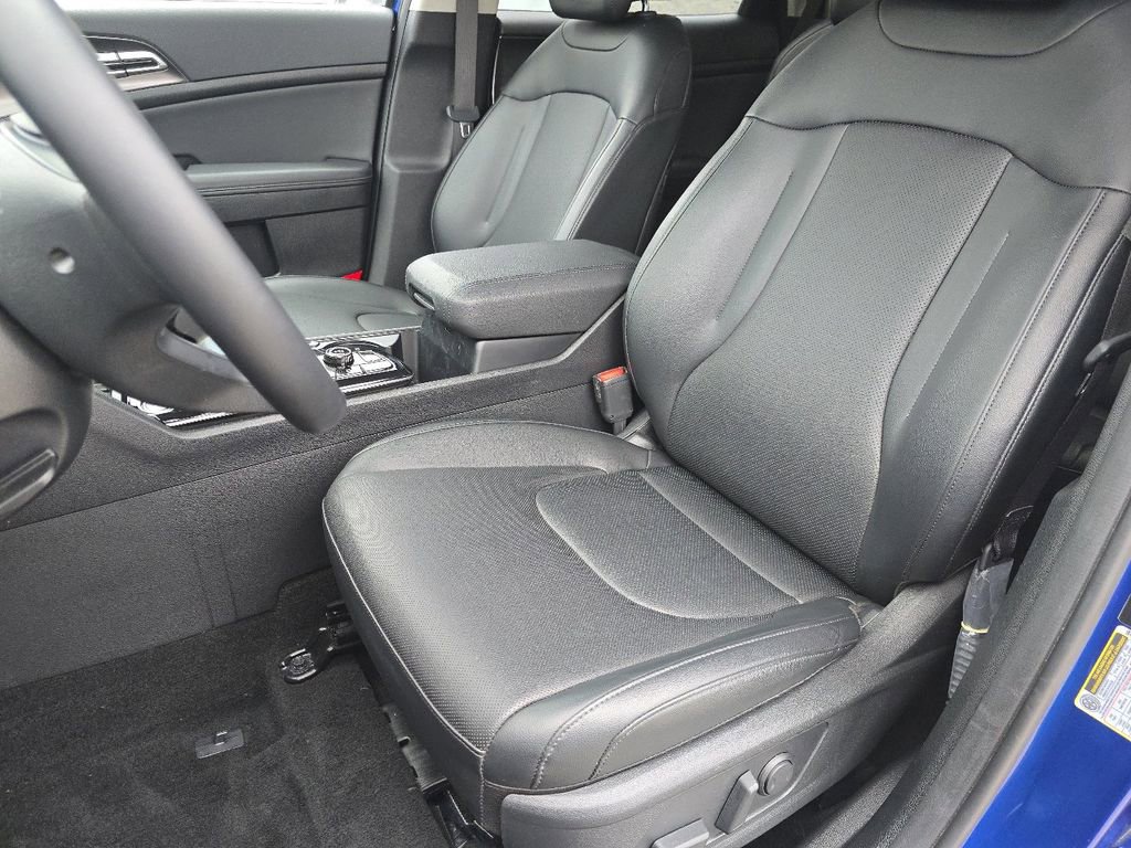 Used 2024 Kia Sportage EX image 23