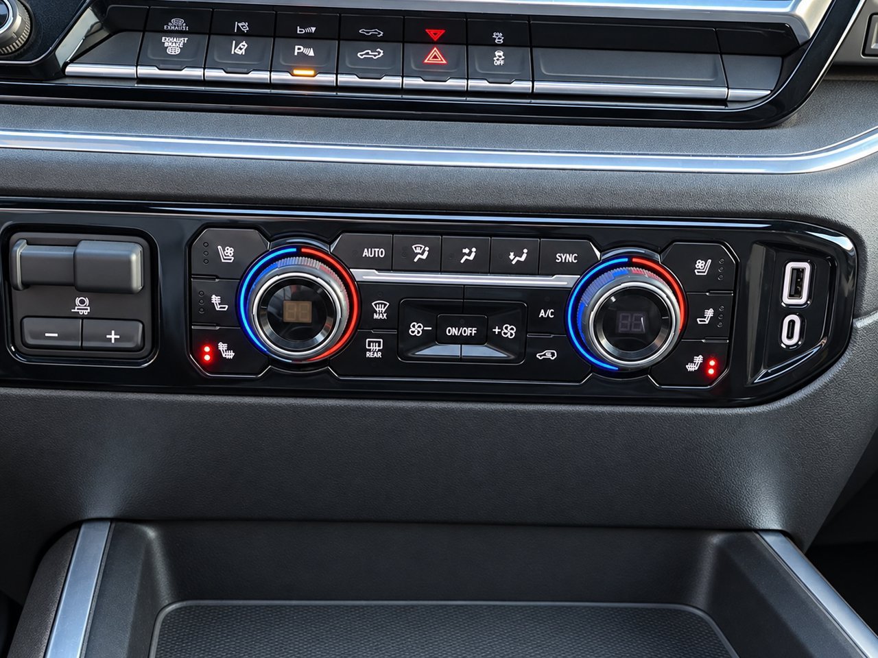 Certified 2024 Chevrolet Silverado 3500 High Country w/ High Country Premium Package AWD/4WD image 23