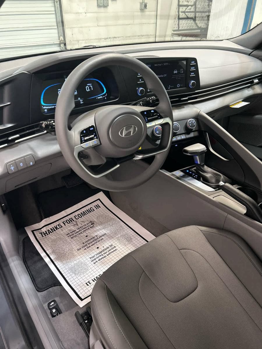 New 2026 Hyundai Elantra SE FWD image 9