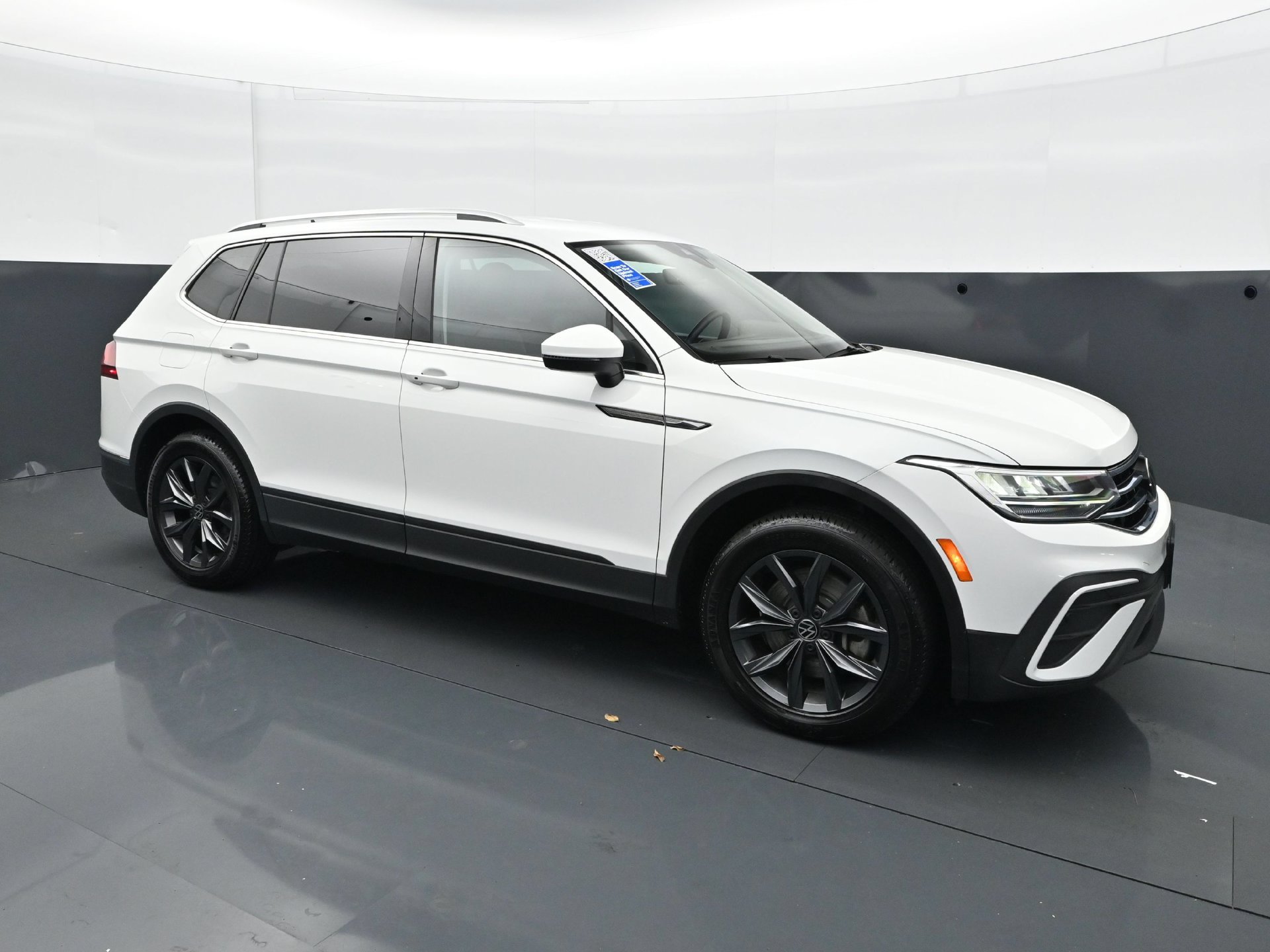 Used 2022 Volkswagen Tiguan SE FWD image 9