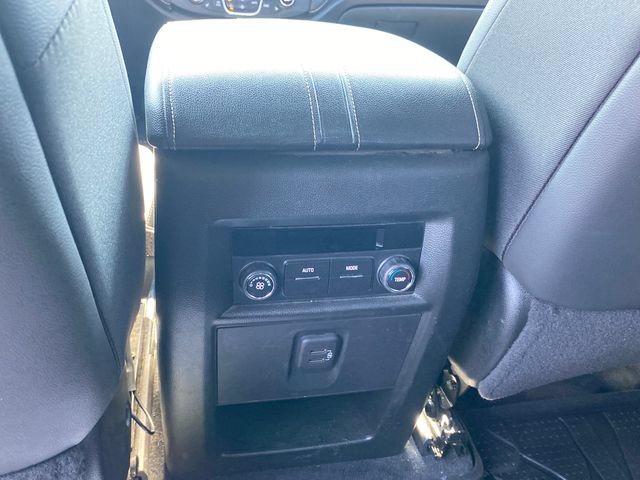 Used 2023 Chevrolet Traverse LT w/ Midnight/Sport Edition AWD/4WD image 19
