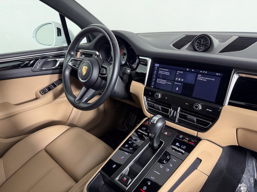 Certified 2024 Porsche Macan S AWD/4WD image 7