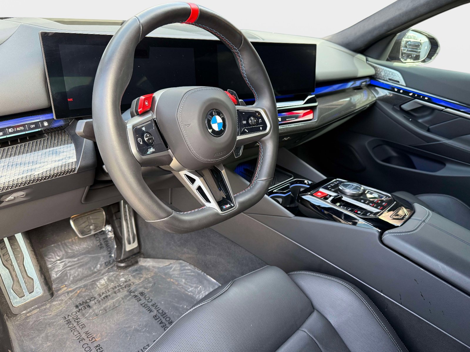 Used 2025 BMW M5 w/ Carbon Package image 40