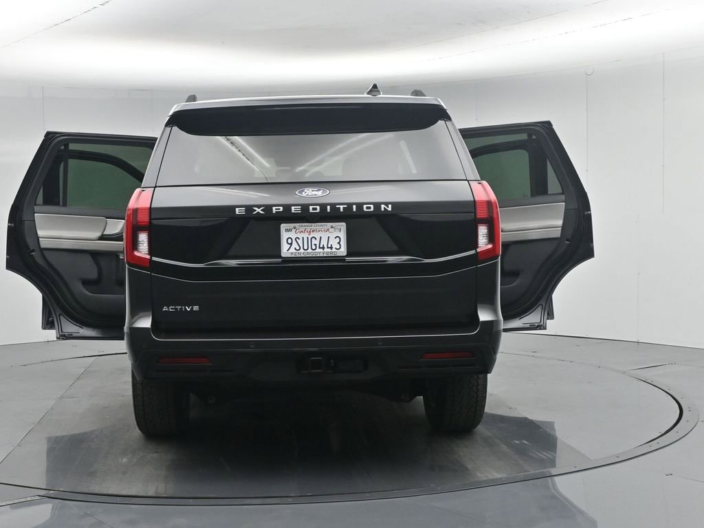 Certified 2025 Ford Expedition Active image 37