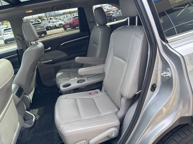 Used 2016 Toyota Highlander Limited Platinum image 20