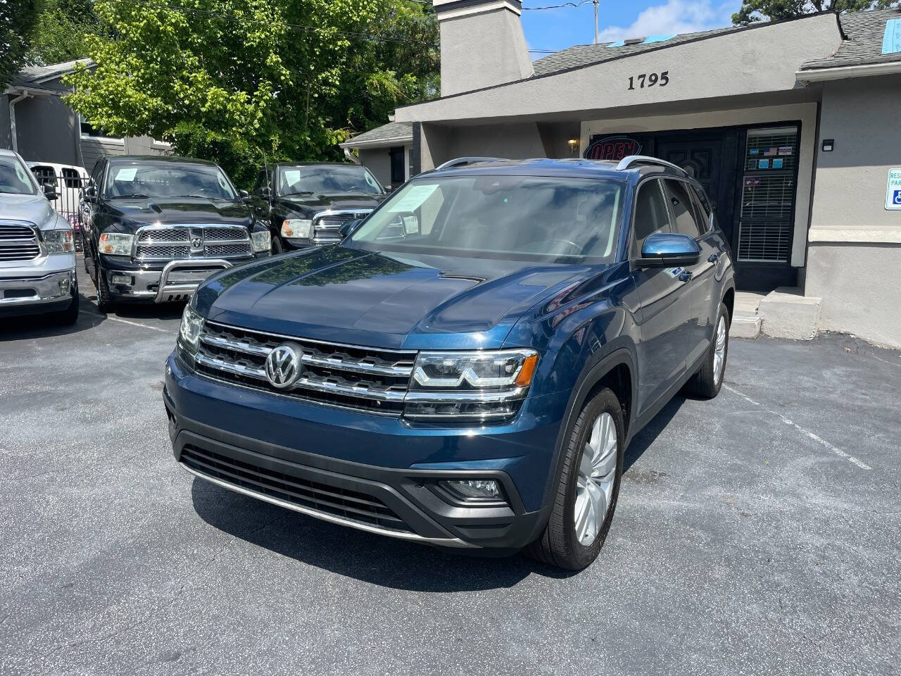 Used 2019 Volkswagen Atlas SE w/ Towing Package FWD image 2