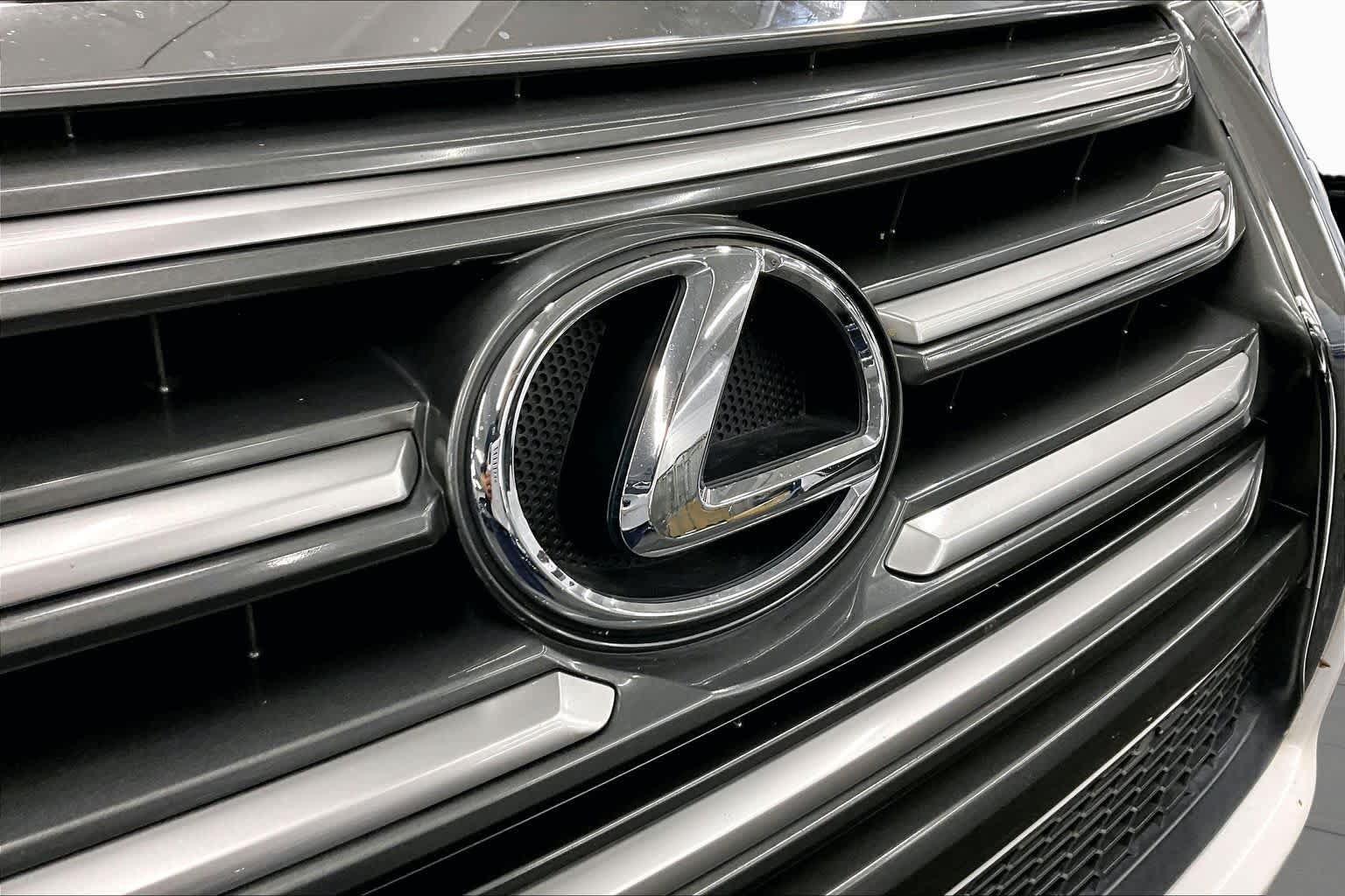 Used 2017 Lexus GX 460 Premium w/ Premium Package AWD/4WD image 29