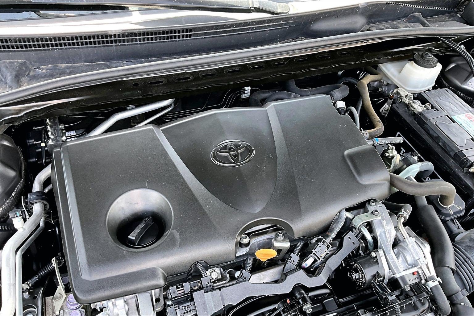 Used 2020 Toyota Camry SE FWD image 32