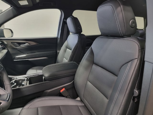 New 2026 Chevrolet Traverse LT w/ Sun and Wheel Package AWD/4WD image 13