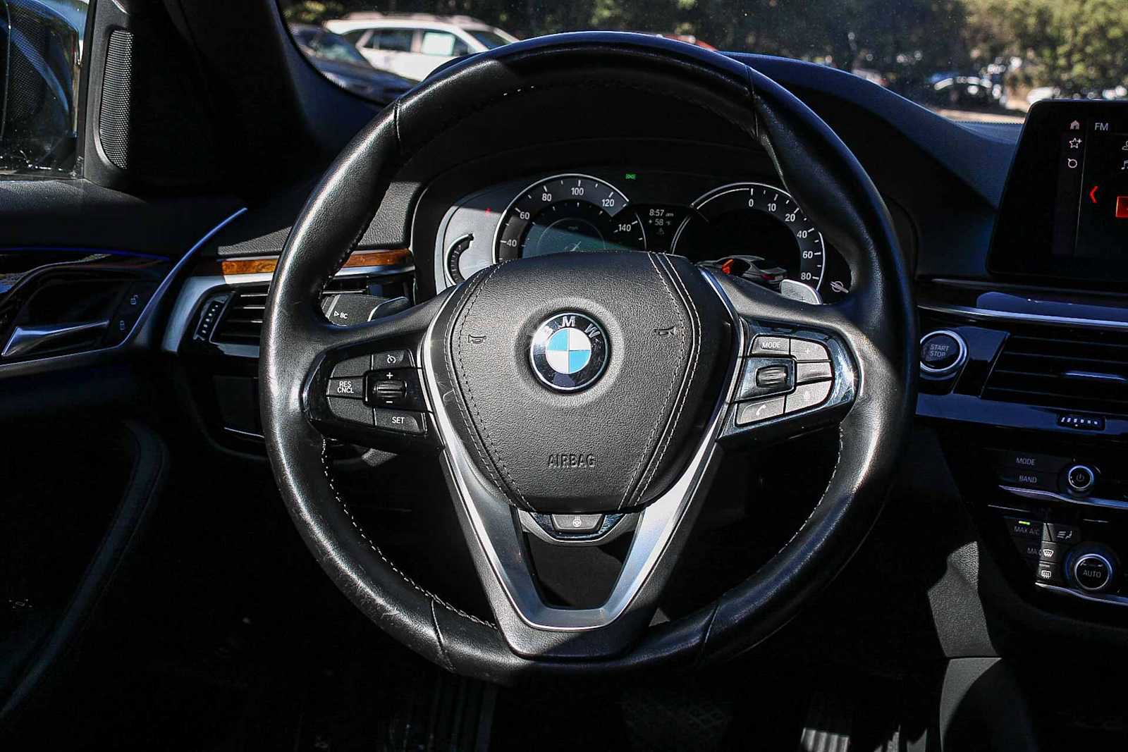 Used 2019 BMW 530e xDrive w/ Convenience Package AWD/4WD image 15