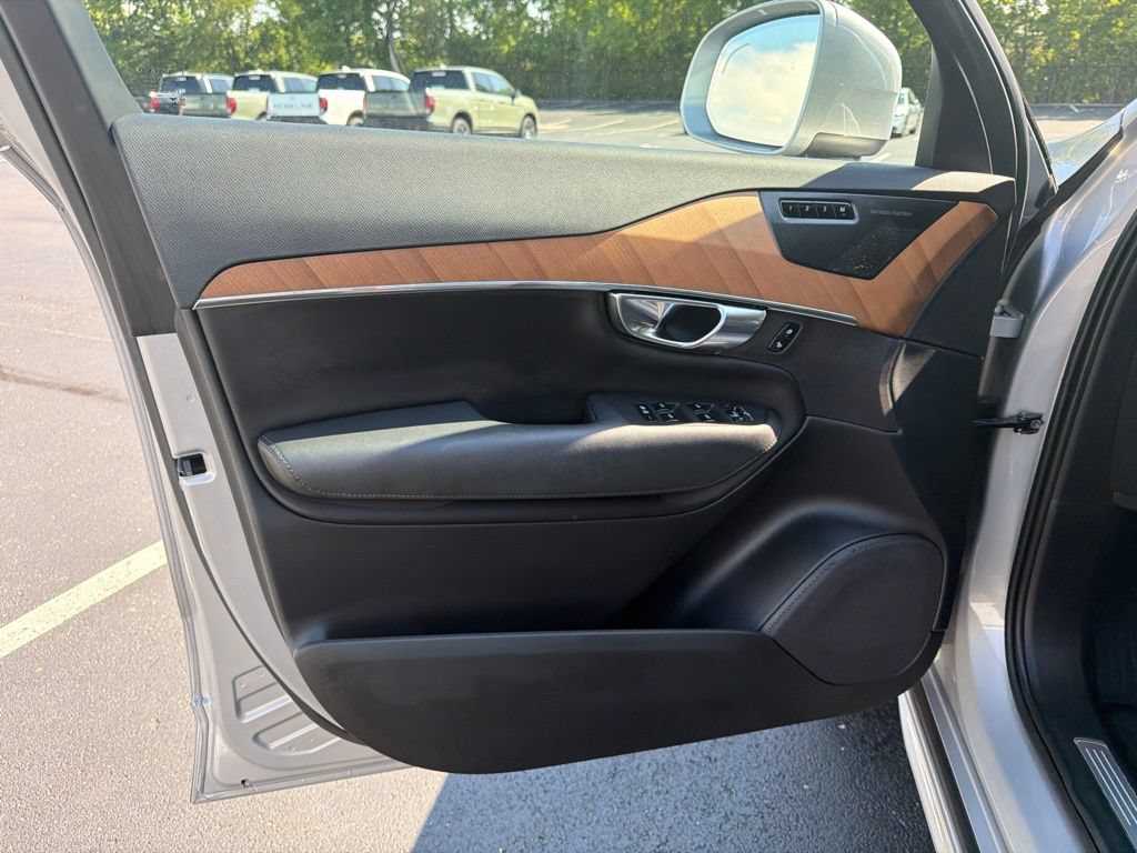 Used 2023 Volvo XC90 B5 Plus w/ Protection Package Premier AWD/4WD image 18