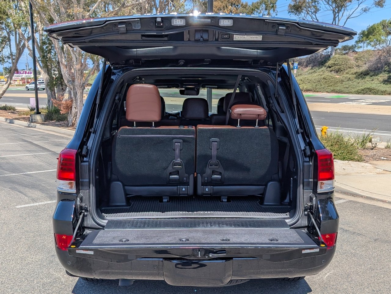 Used 2021 Toyota Land Cruiser image 10