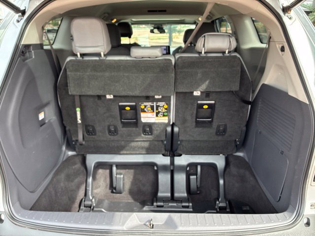 Used 2021 Toyota Sienna XLE FWD image 10