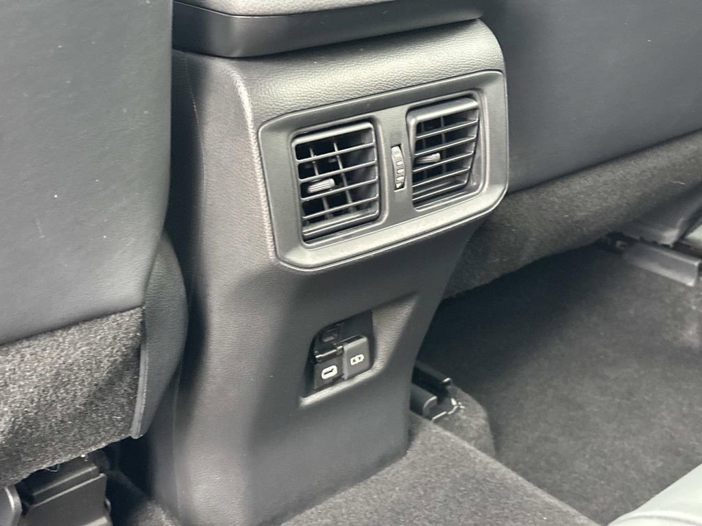 Used 2023 Toyota RAV4 XLE Premium AWD/4WD image 31