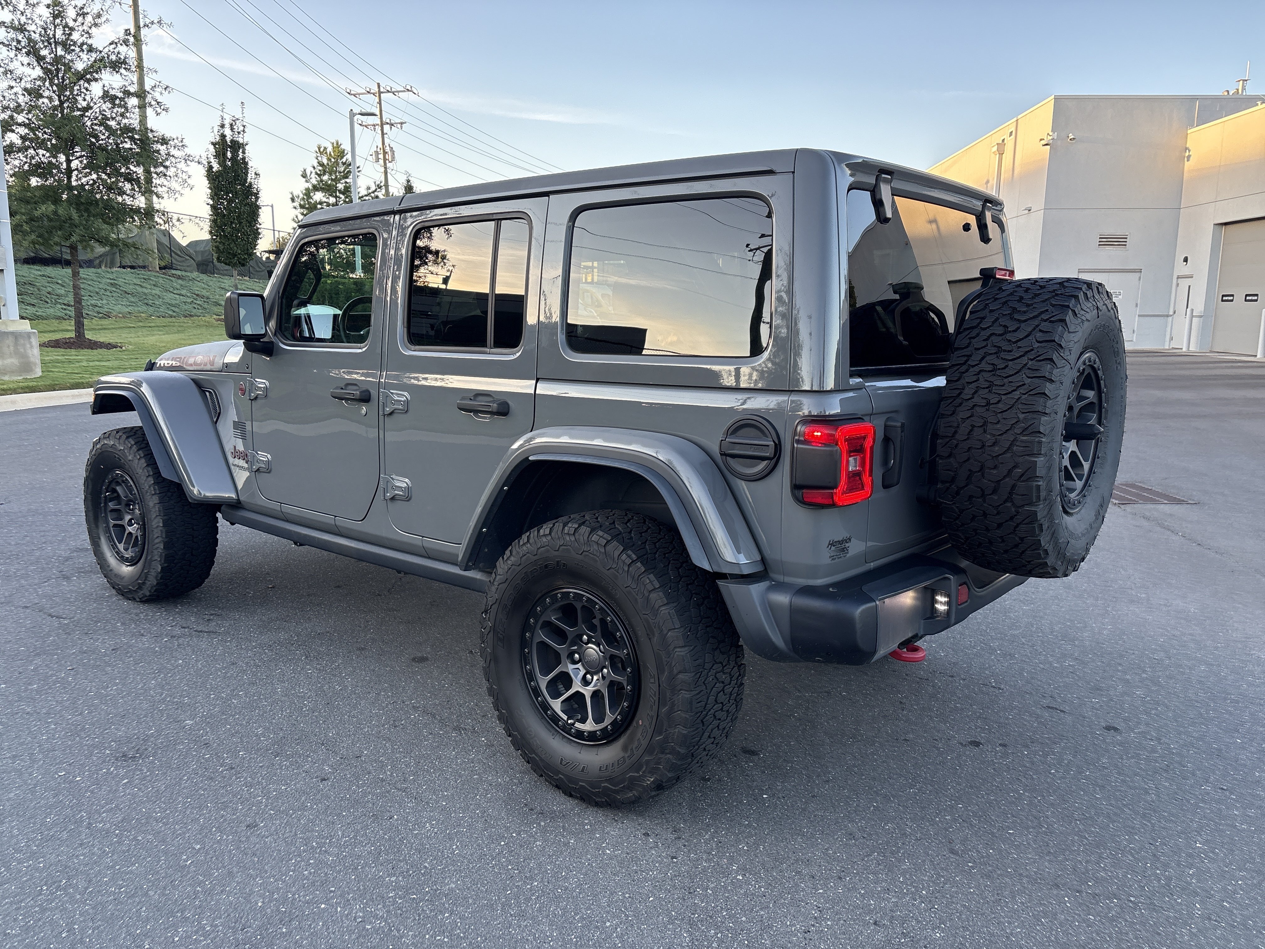 Used 2021 Jeep Wrangler Unlimited Rubicon w/ Xtreme Recon 35" Tire Package AWD/4WD image 12