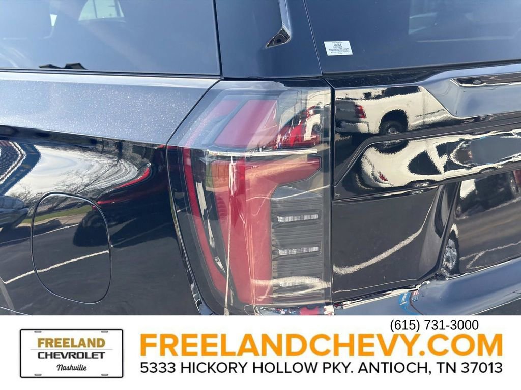 Used 2025 Chevrolet Suburban LS image 12