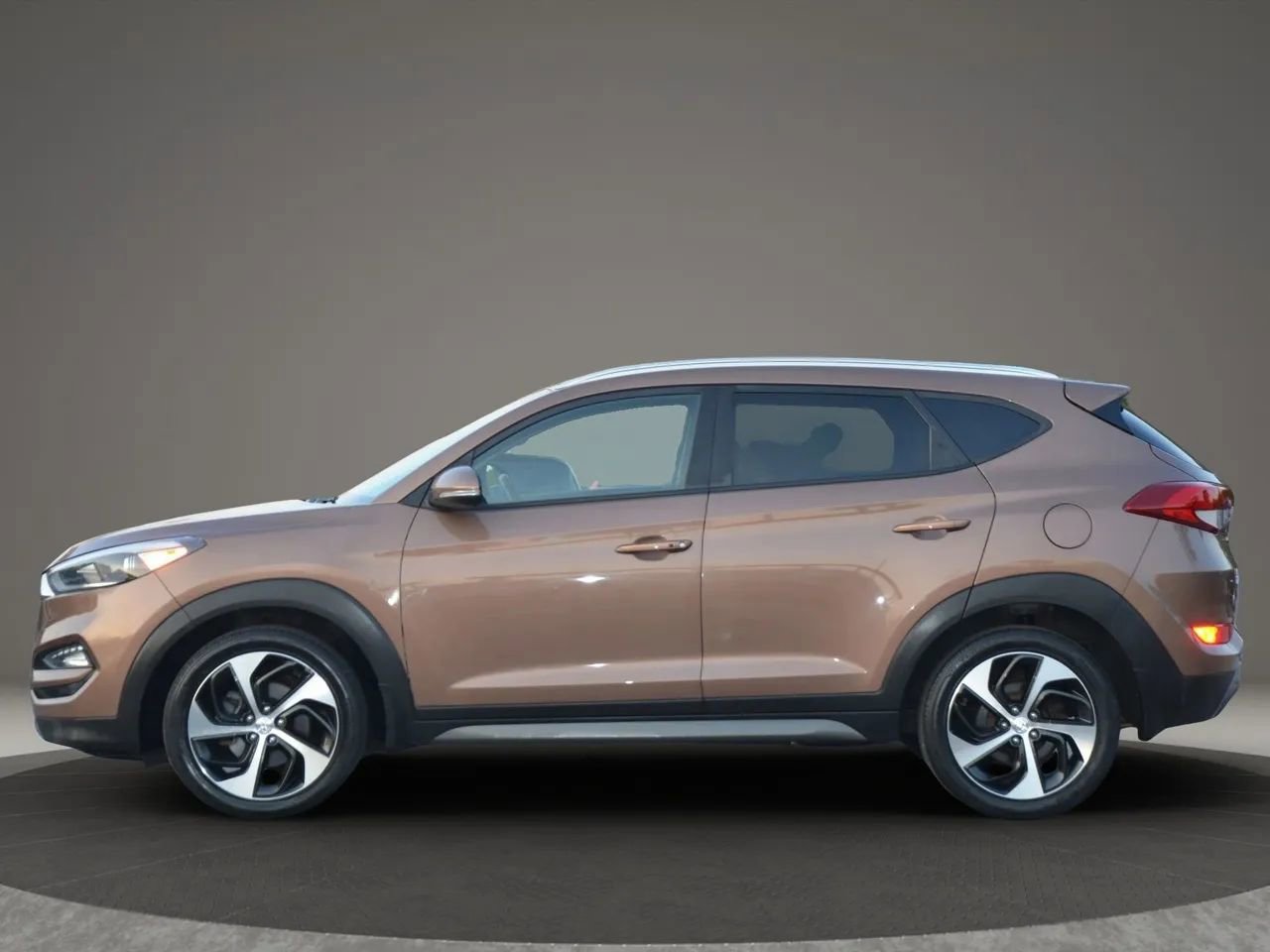 Used 2016 Hyundai Tucson Sport image 4