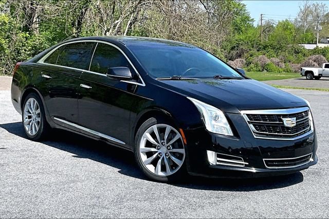 Used 2017 Cadillac XTS Luxury FWD image 2