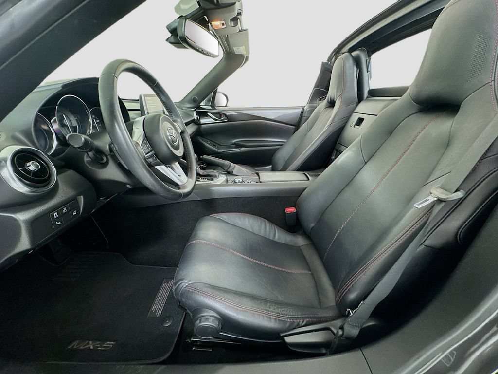 Used 2017 MAZDA MX-5 Miata RF Grand Touring RWD image 12