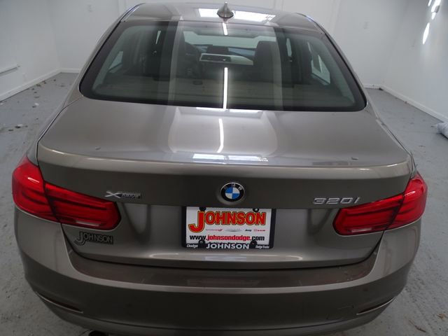 Used 2018 BMW 320i xDrive Sedan w/ Convenience Package image 22