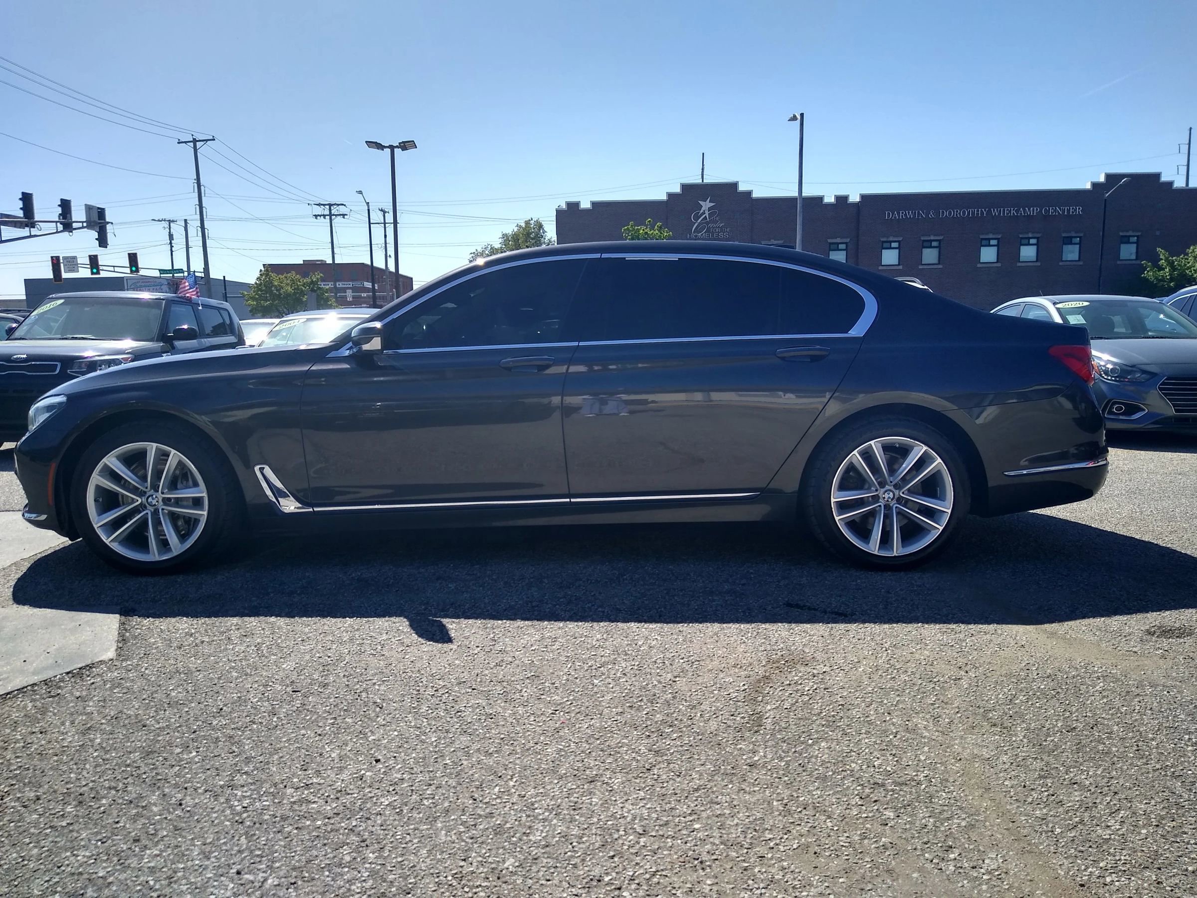 Used 2016 BMW 750i xDrive image 6