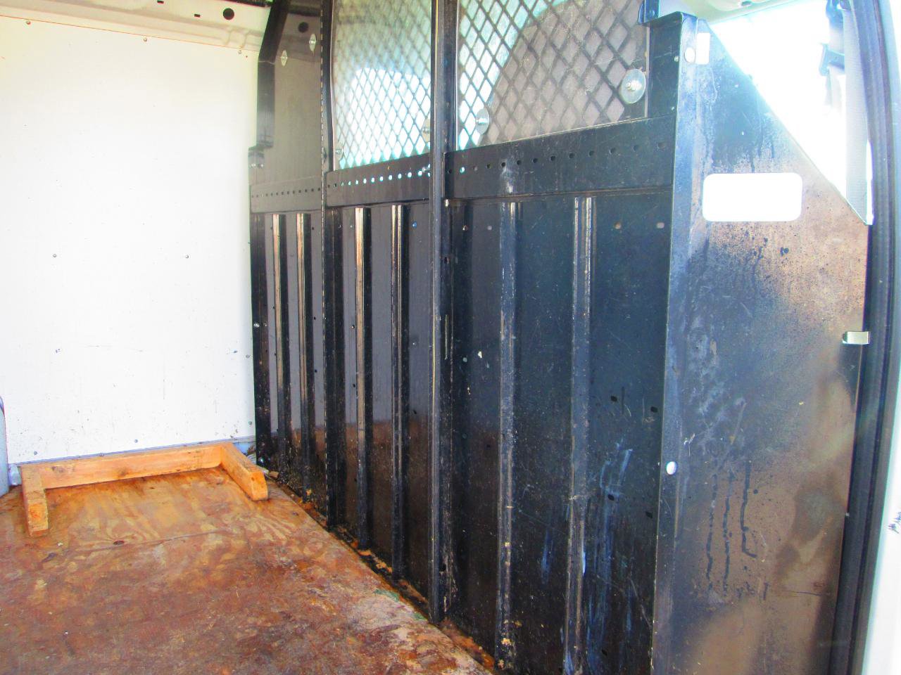 Used 2000 Ford E-150 and Econoline 150 image 5