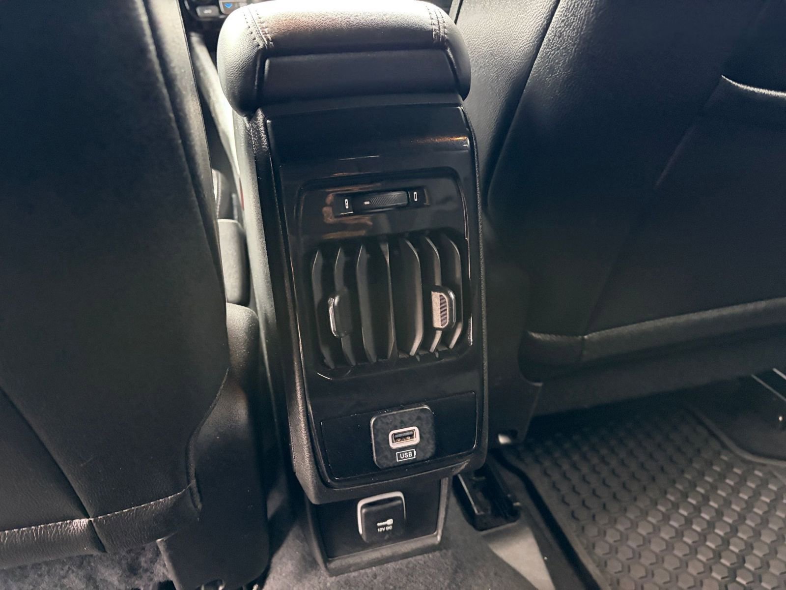 Used 2025 Jeep Compass Trailhawk image 22