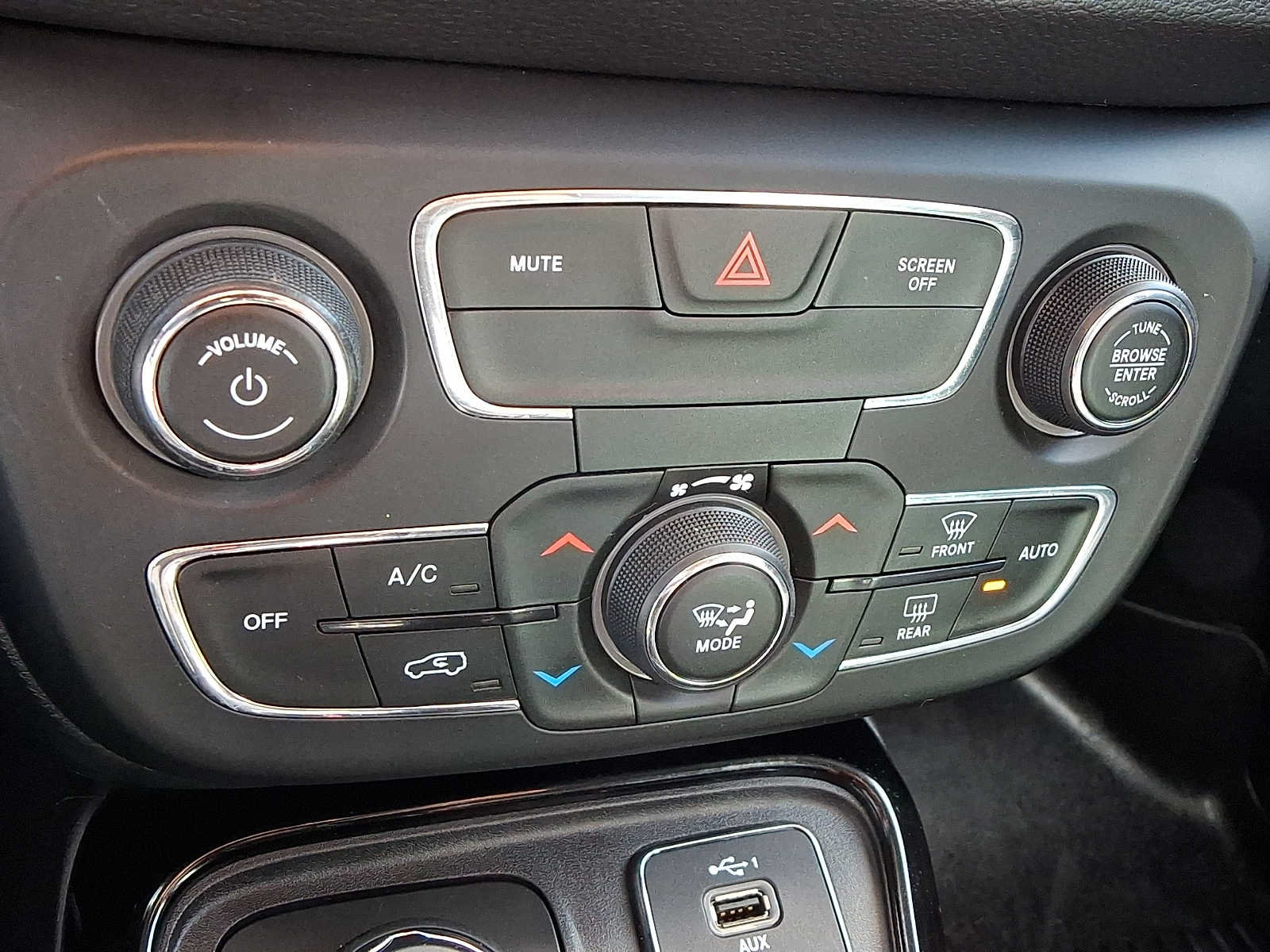 Used 2020 Jeep Compass Limited AWD/4WD image 16