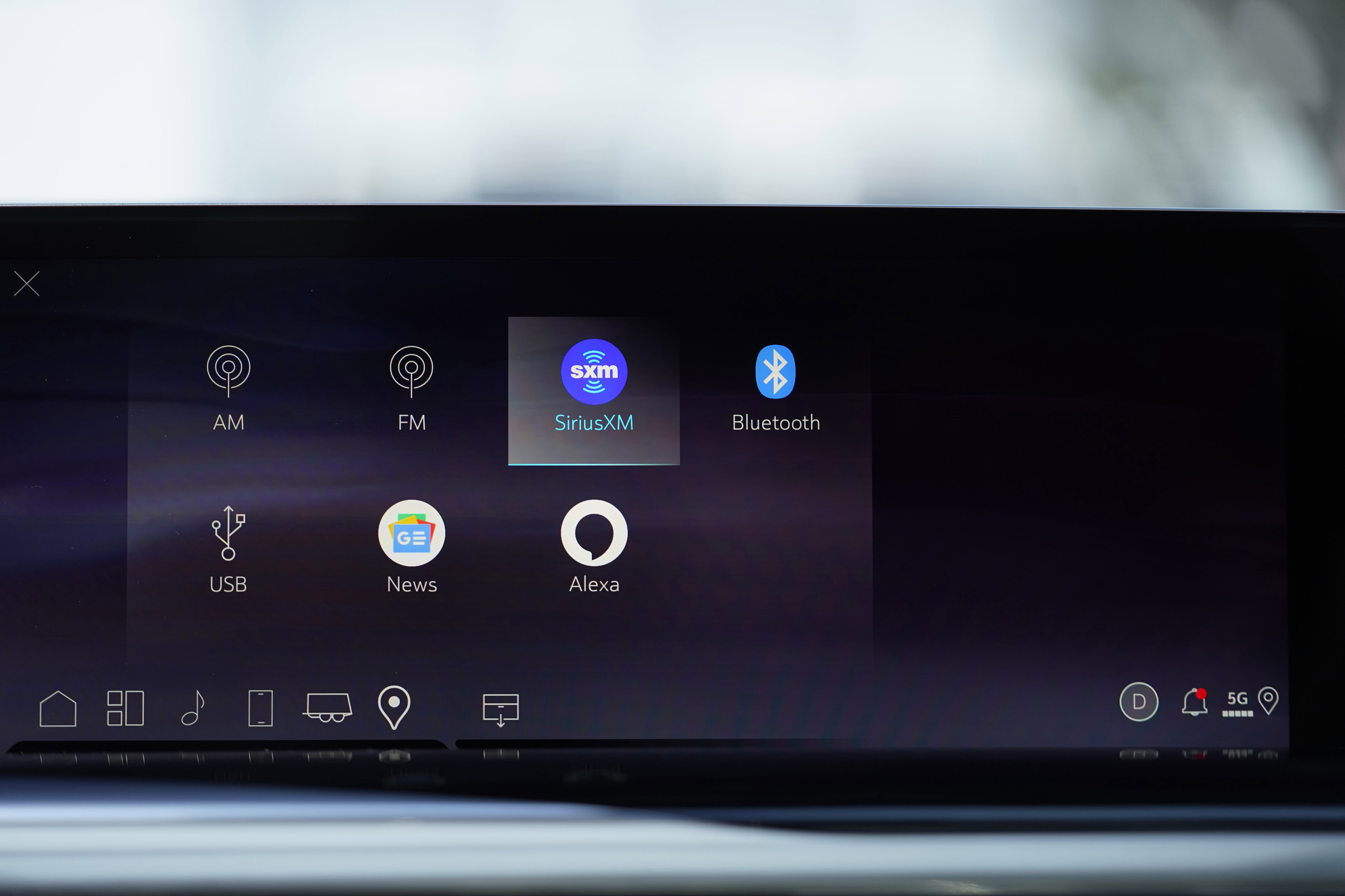 Used 2025 Cadillac Escalade Sport w/ LPO, ONYX Package AWD/4WD image 32